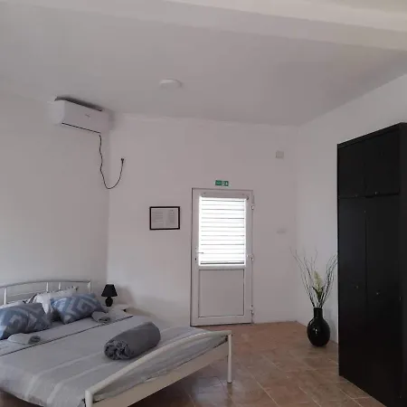 Sobe Isic Apartment *