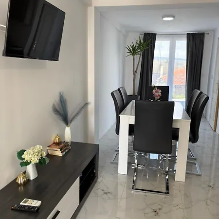 Sobe Isic Apartman *